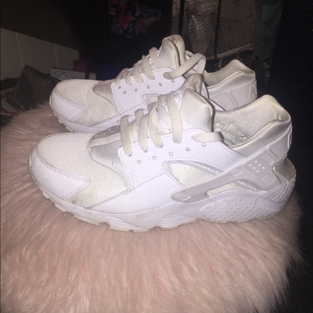 6Y white huaraches